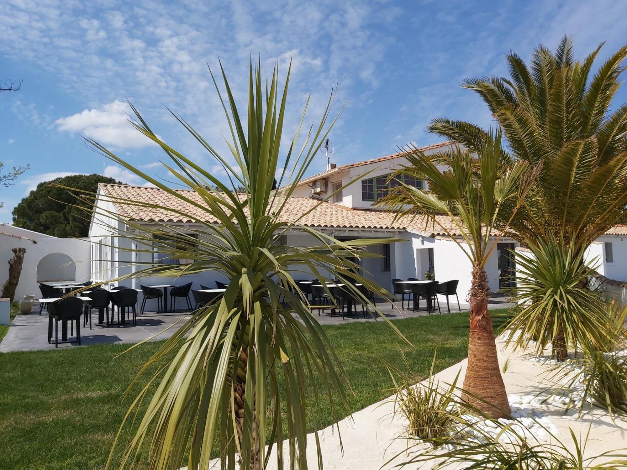Hotel Mas Des Lys Saintes-Maries-de-la-Mer Exterior photo